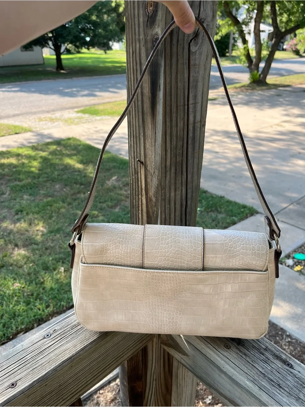 Liz Claiborne chic cream